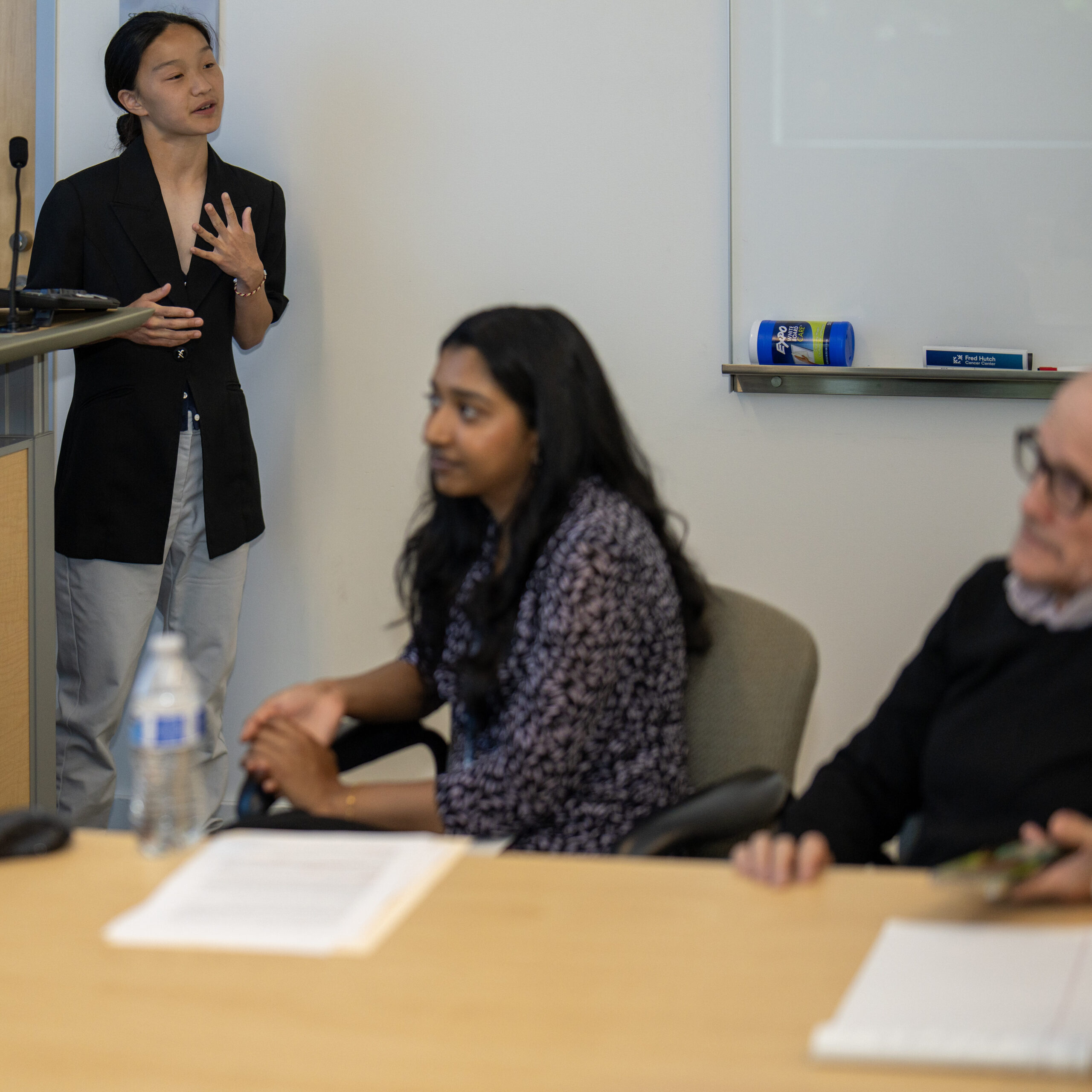 Yubi Mamiya presenting her findings on "Clinical trial simulation of ensitrelvir for SARS-CoV-2" to the Fred Hutchinson Cancer Center Infectious Disease Sciences Department.